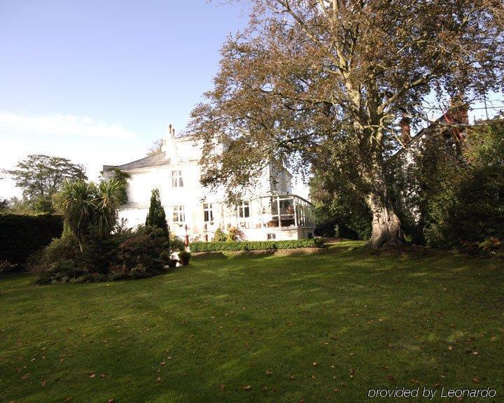 Fines Bayliwick Hotel Бракнелл Екстер'єр фото